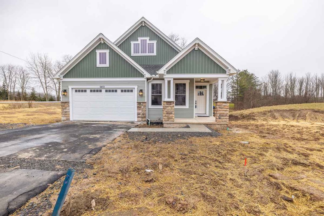 Exterior front view of new home in Southgate Hills