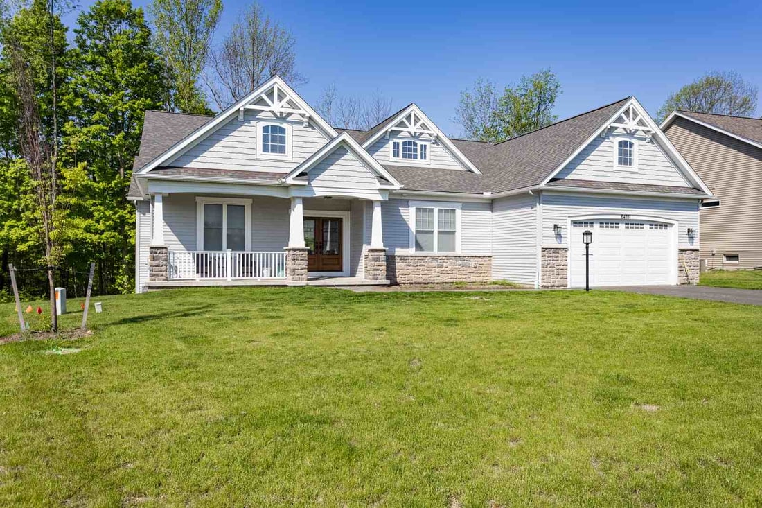 One-story home with porch in Southgate Hills